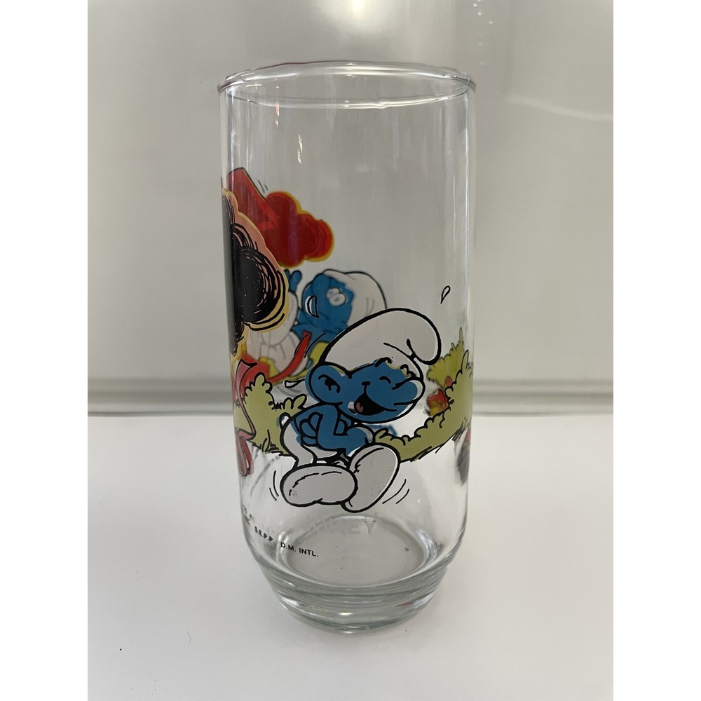 Vintage 1982 Smurfs Wallace Berrie & Co. Cartoon Character Drinking Glass